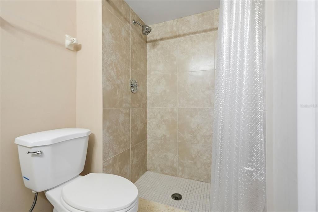 For Rent: $1,900 (2 beds, 2 baths, 1168 Square Feet)
