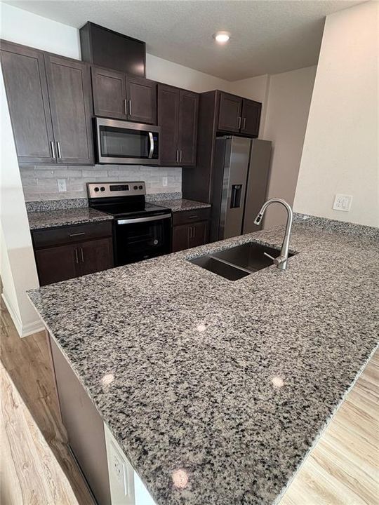 В аренду: $2,350 (3 спален, 2 ванн, 1453 Квадратных фут)