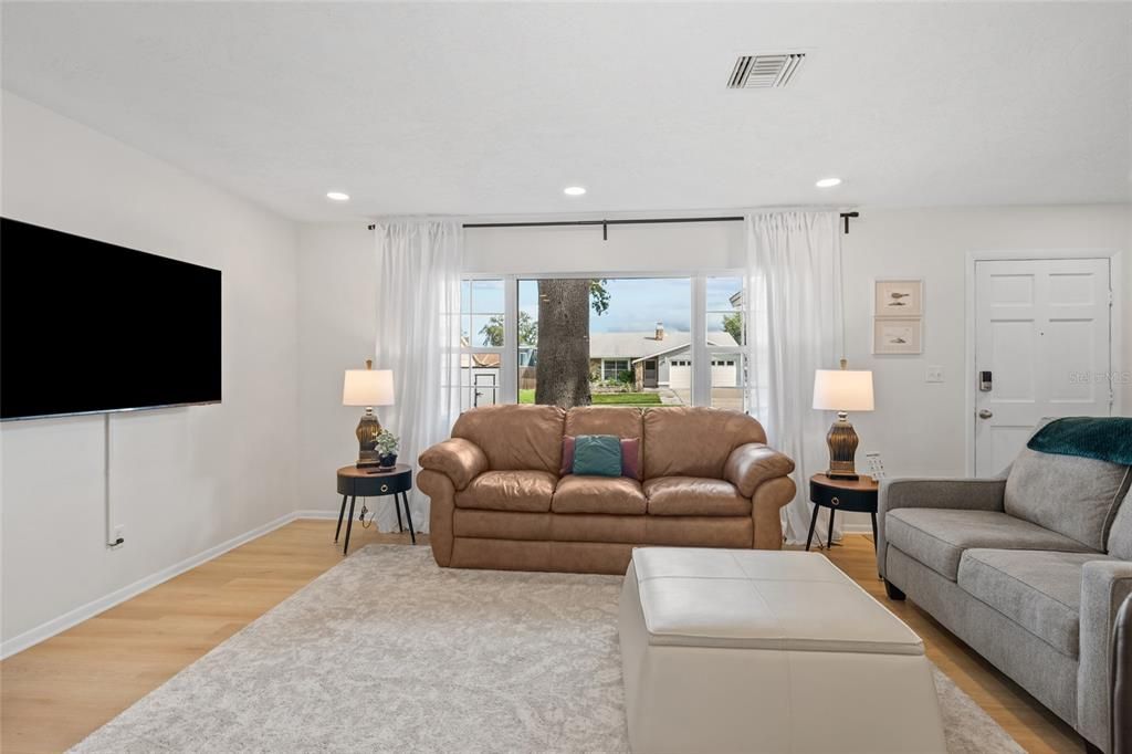 En Venta: $529,900 (3 camas, 2 baños, 1477 Pies cuadrados)