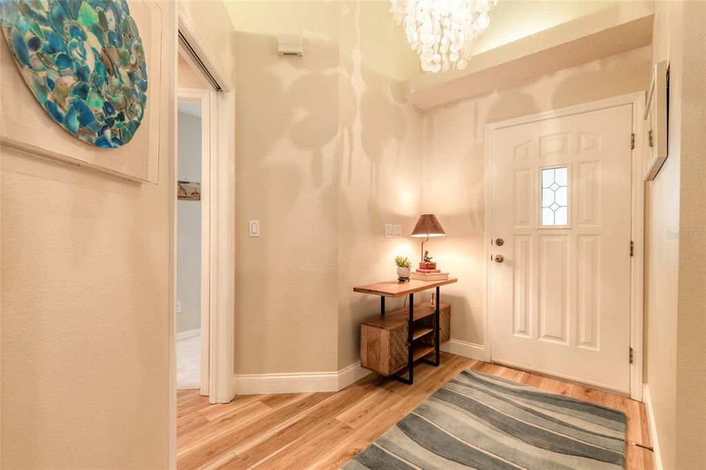 En Venta: $349,700 (3 camas, 2 baños, 1577 Pies cuadrados)