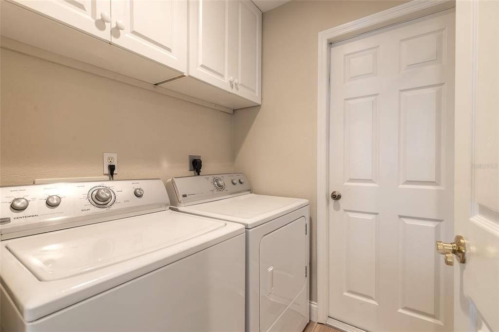 En Venta: $349,700 (3 camas, 2 baños, 1577 Pies cuadrados)