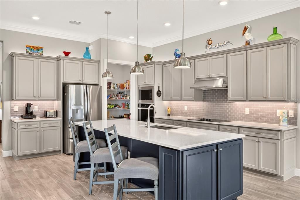 For Sale: $695,900 (3 beds, 3 baths, 2514 Square Feet)