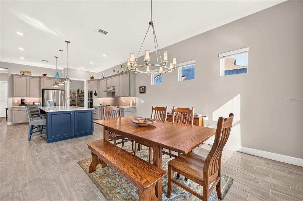 For Sale: $695,900 (3 beds, 3 baths, 2514 Square Feet)