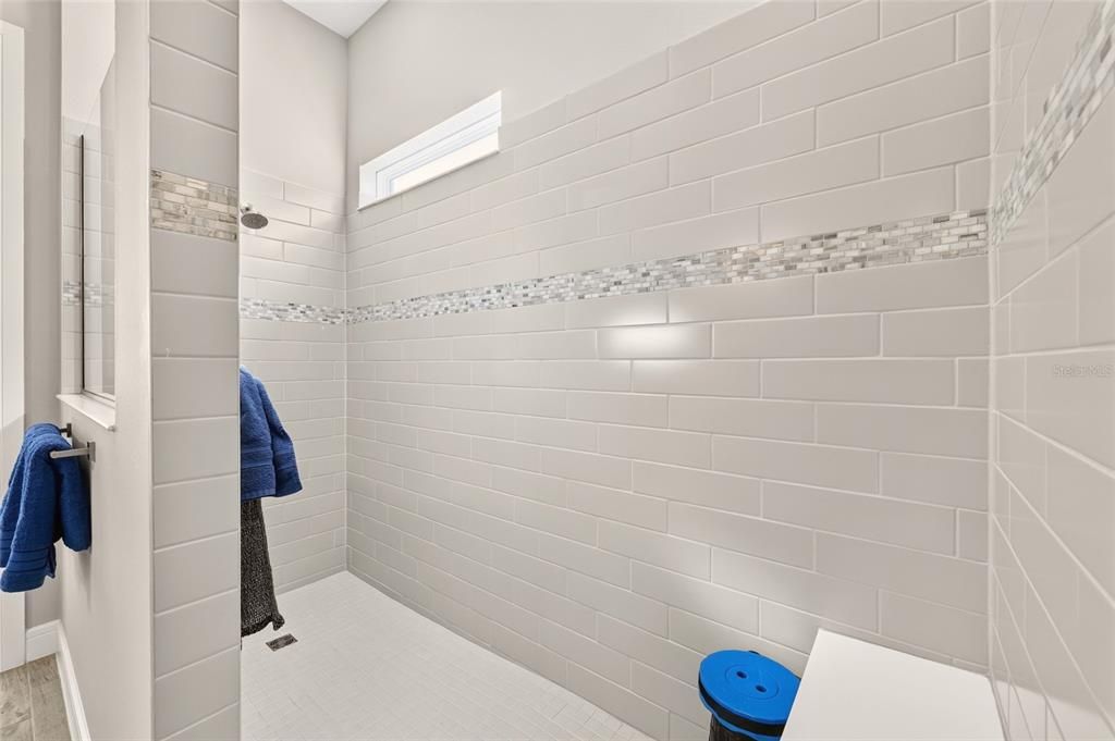 For Sale: $695,900 (3 beds, 3 baths, 2514 Square Feet)