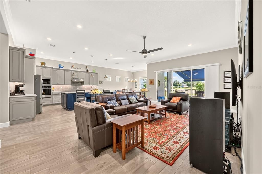 For Sale: $695,900 (3 beds, 3 baths, 2514 Square Feet)