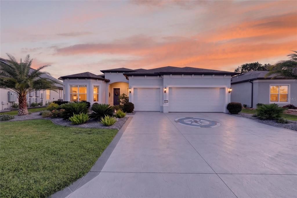 For Sale: $695,900 (3 beds, 3 baths, 2514 Square Feet)