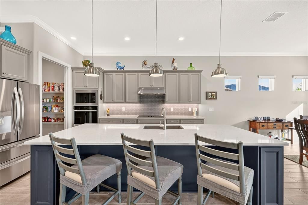 For Sale: $695,900 (3 beds, 3 baths, 2514 Square Feet)