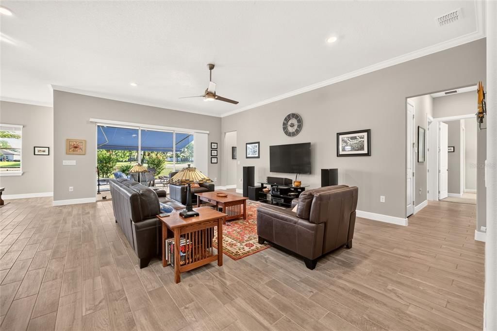 For Sale: $695,900 (3 beds, 3 baths, 2514 Square Feet)