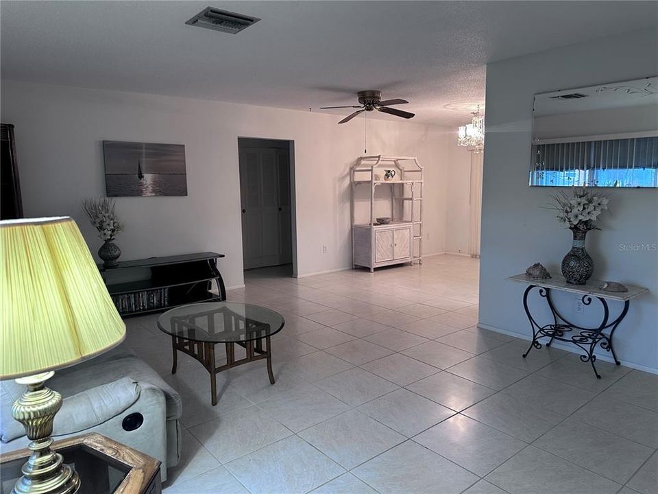 For Sale: $218,874 (2 beds, 2 baths, 1375 Square Feet)