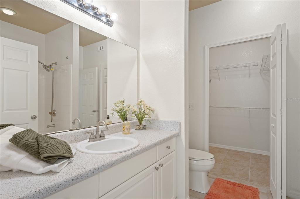 For Sale: $160,000 (2 beds, 2 baths, 1112 Square Feet)
