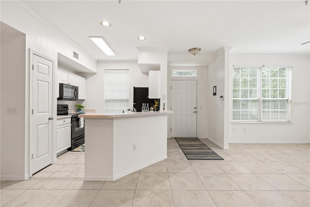 For Sale: $160,000 (2 beds, 2 baths, 1112 Square Feet)