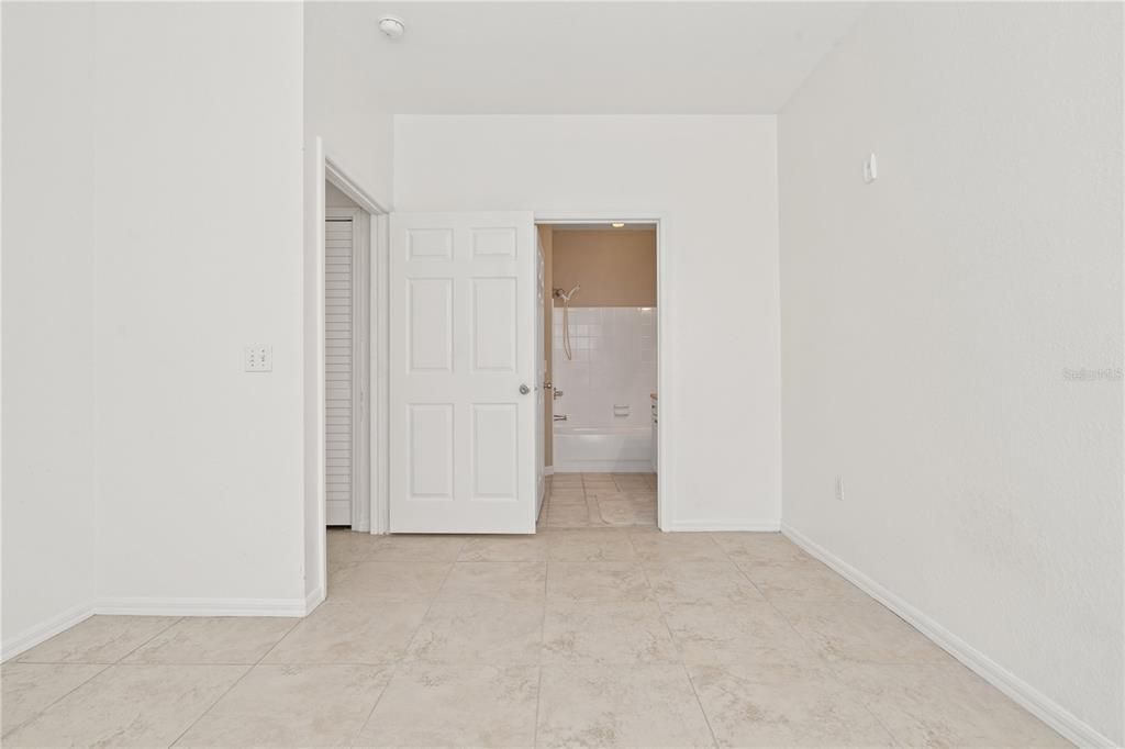 For Sale: $160,000 (2 beds, 2 baths, 1112 Square Feet)