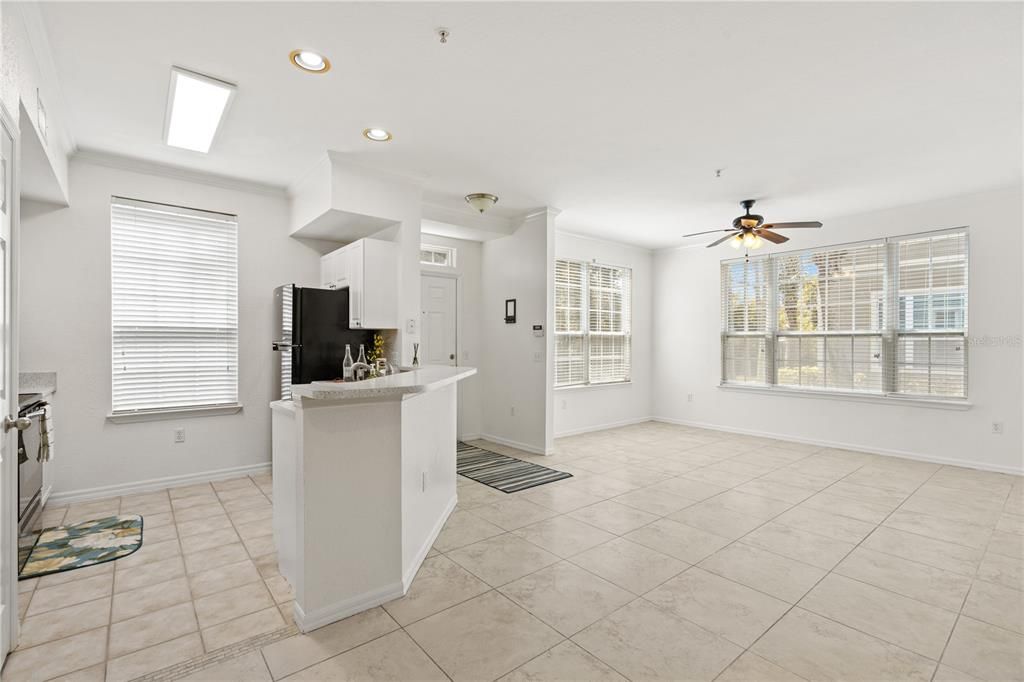 For Sale: $160,000 (2 beds, 2 baths, 1112 Square Feet)