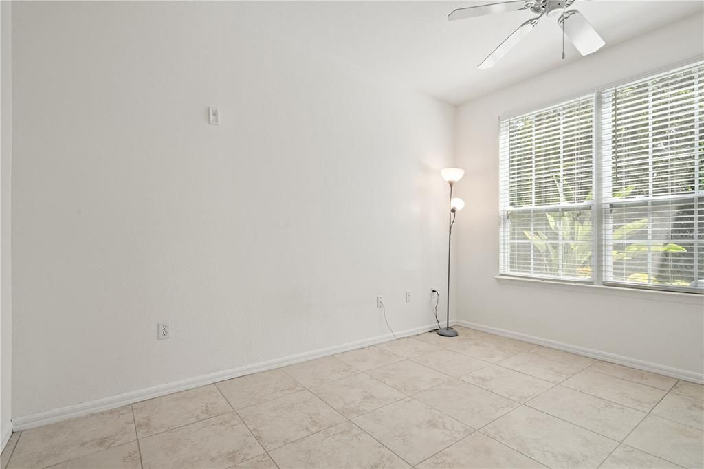 For Sale: $160,000 (2 beds, 2 baths, 1112 Square Feet)