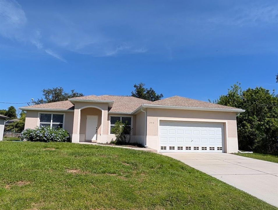 For Rent: $1,995 (3 beds, 2 baths, 1882 Square Feet)