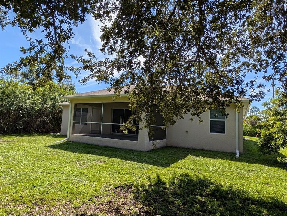 For Rent: $1,995 (3 beds, 2 baths, 1882 Square Feet)
