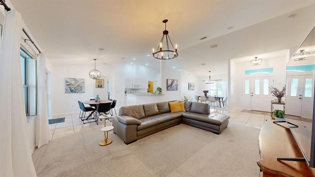 For Sale: $325,000 (3 beds, 2 baths, 1637 Square Feet)