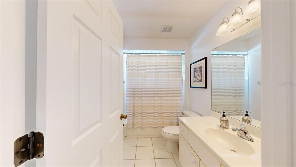 For Sale: $325,000 (3 beds, 2 baths, 1637 Square Feet)