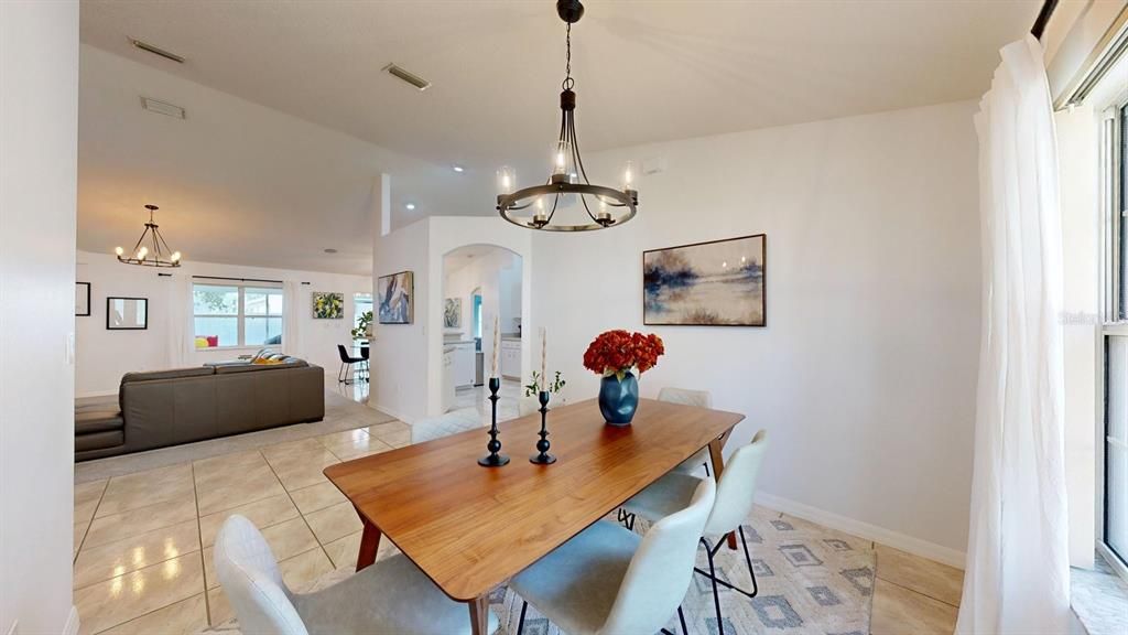 For Sale: $325,000 (3 beds, 2 baths, 1637 Square Feet)