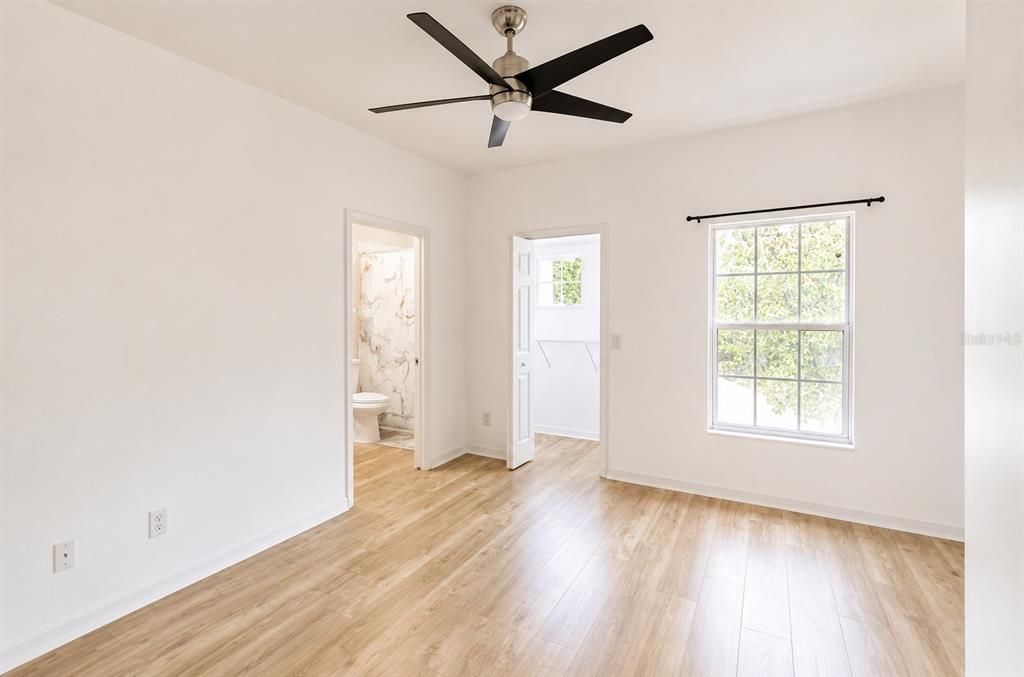For Sale: $209,900 (2 beds, 2 baths, 1341 Square Feet)