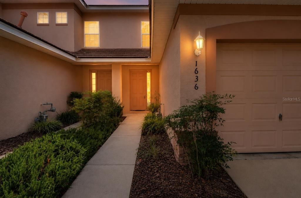 For Sale: $209,900 (2 beds, 2 baths, 1341 Square Feet)