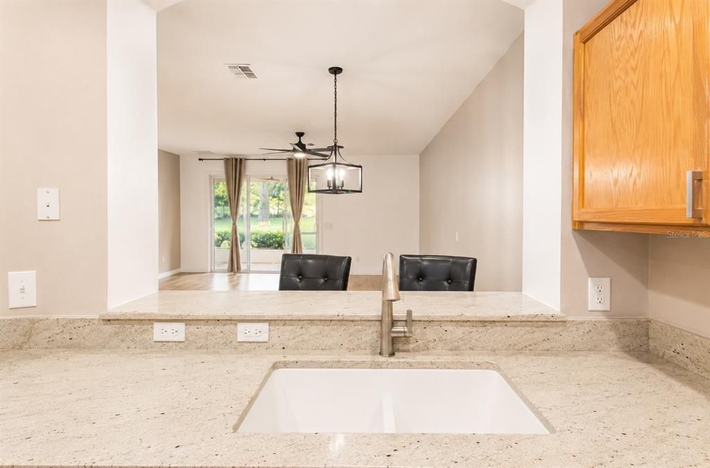 For Sale: $209,900 (2 beds, 2 baths, 1341 Square Feet)