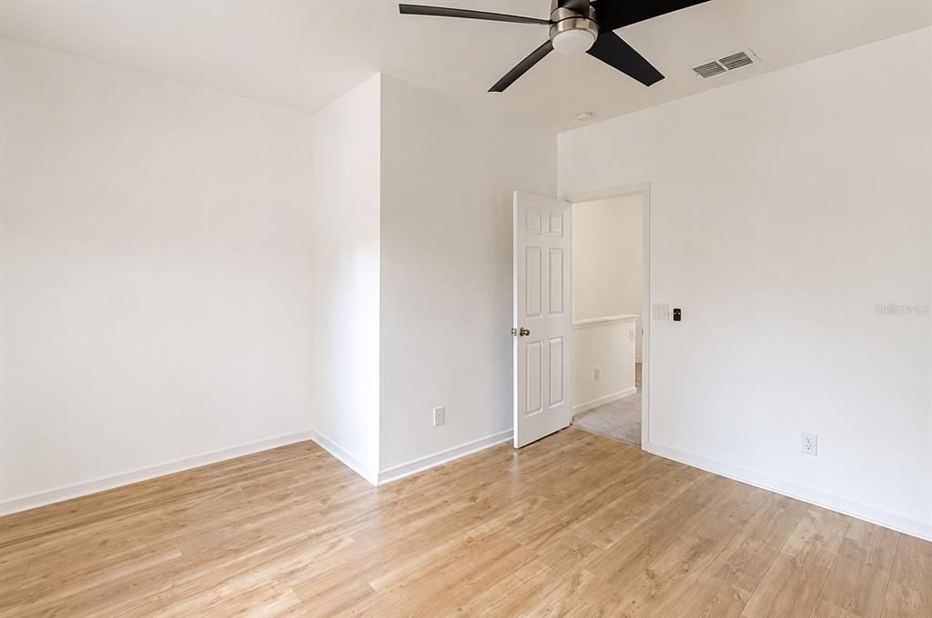 For Sale: $209,900 (2 beds, 2 baths, 1341 Square Feet)