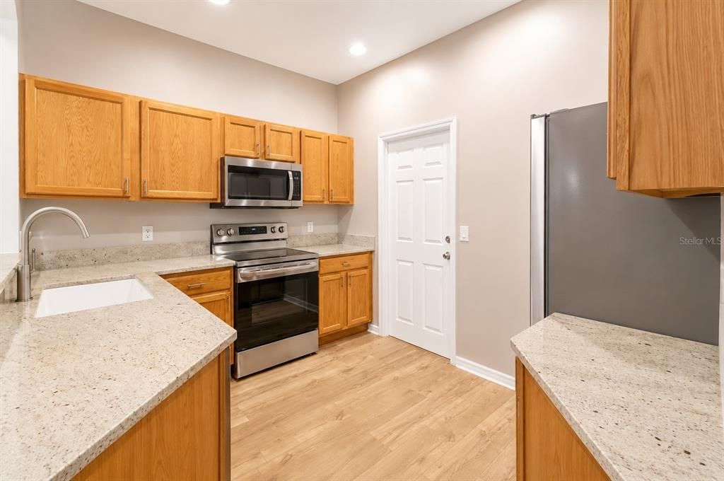 For Sale: $209,900 (2 beds, 2 baths, 1341 Square Feet)