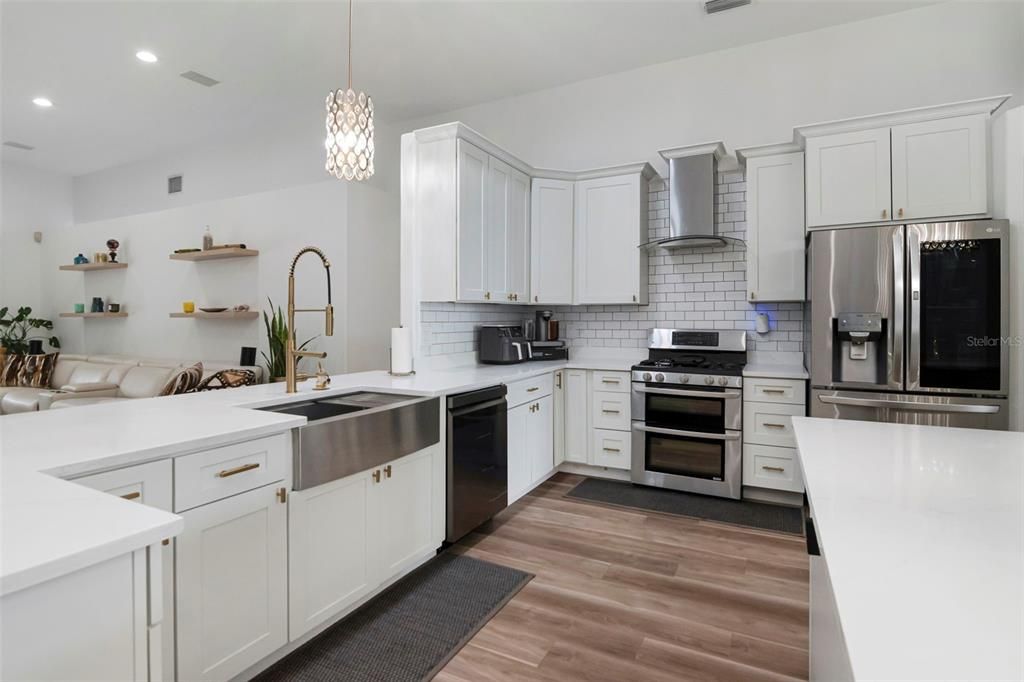 Active With Contract: $4,300 (4 beds, 3 baths, 2853 Square Feet)