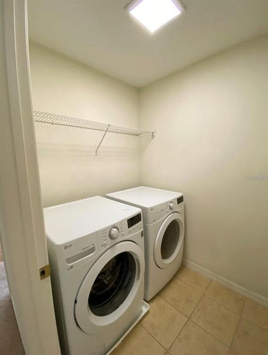 En Venta: $399,000 (4 camas, 2 baños, 1872 Pies cuadrados)