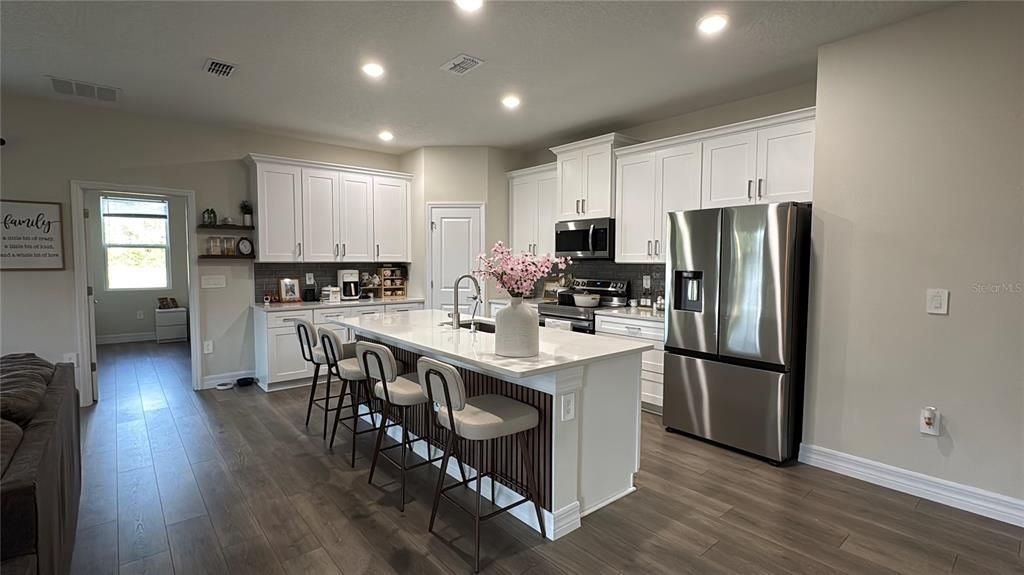 For Sale: $409,900 (4 beds, 3 baths, 2097 Square Feet)
