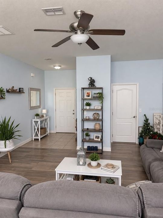 For Sale: $240,000 (3 beds, 2 baths, 1666 Square Feet)
