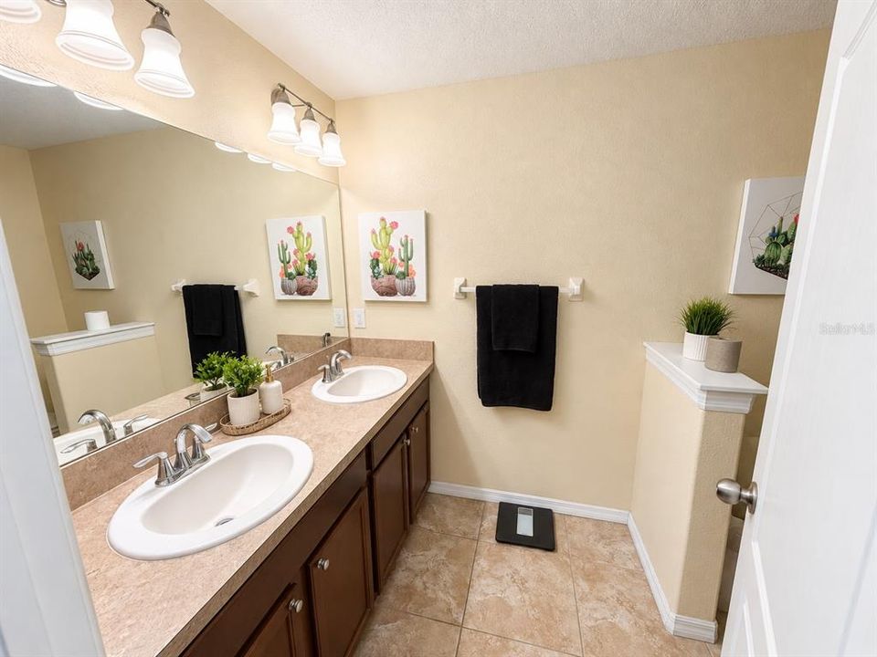 For Sale: $240,000 (3 beds, 2 baths, 1666 Square Feet)