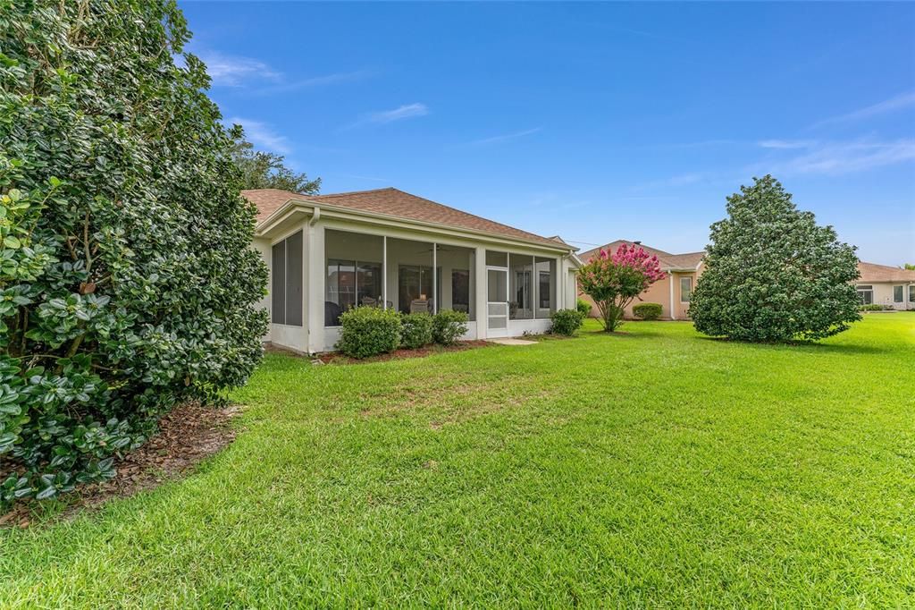 For Sale: $299,900 (2 beds, 2 baths, 1979 Square Feet)