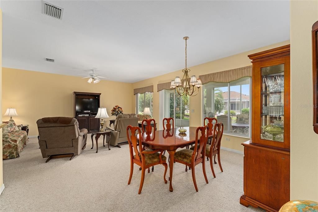 For Sale: $299,900 (2 beds, 2 baths, 1979 Square Feet)