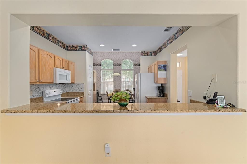 For Sale: $299,900 (2 beds, 2 baths, 1979 Square Feet)