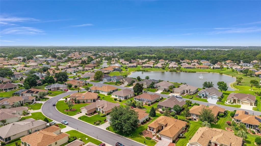 For Sale: $299,900 (2 beds, 2 baths, 1979 Square Feet)