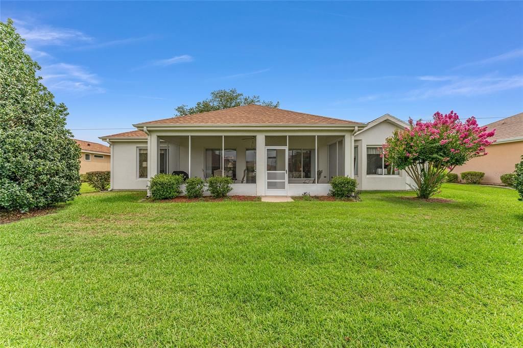 For Sale: $299,900 (2 beds, 2 baths, 1979 Square Feet)