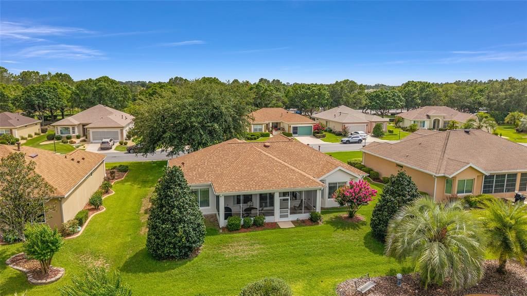 For Sale: $299,900 (2 beds, 2 baths, 1979 Square Feet)