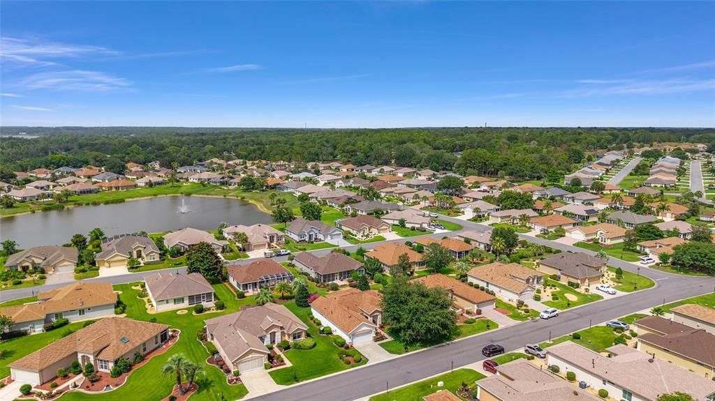 For Sale: $299,900 (2 beds, 2 baths, 1979 Square Feet)