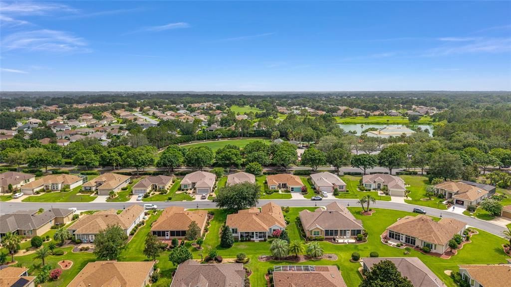 For Sale: $299,900 (2 beds, 2 baths, 1979 Square Feet)