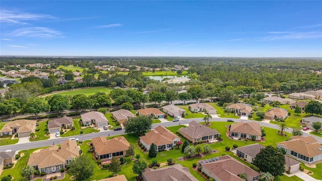 For Sale: $299,900 (2 beds, 2 baths, 1979 Square Feet)