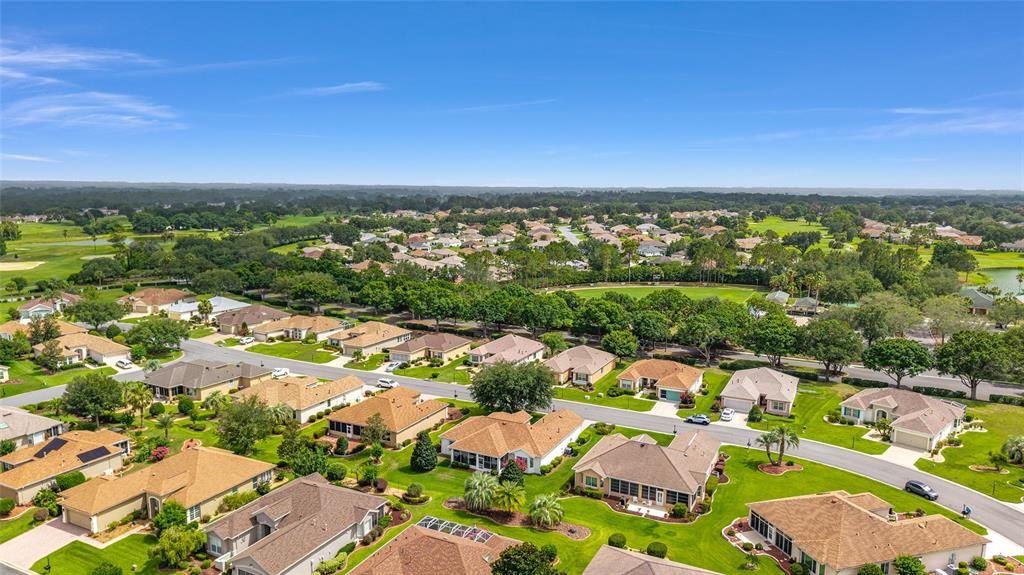 For Sale: $299,900 (2 beds, 2 baths, 1979 Square Feet)