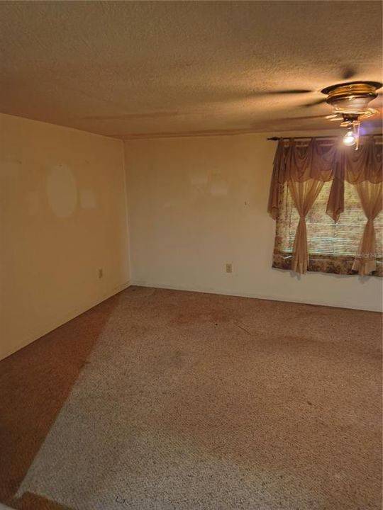 For Sale: $204,900 (2 beds, 2 baths, 986 Square Feet)