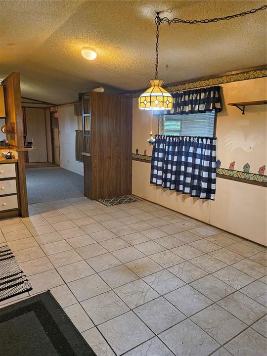For Sale: $204,900 (2 beds, 2 baths, 986 Square Feet)