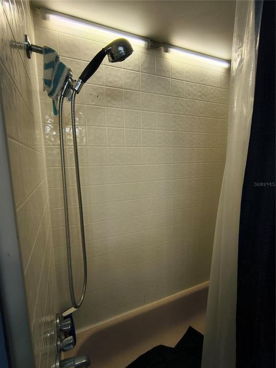 For Sale: $204,900 (2 beds, 2 baths, 986 Square Feet)