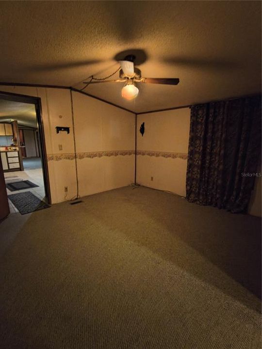 For Sale: $204,900 (2 beds, 2 baths, 986 Square Feet)