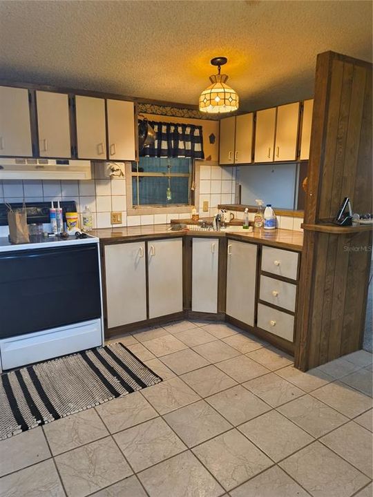 For Sale: $204,900 (2 beds, 2 baths, 986 Square Feet)