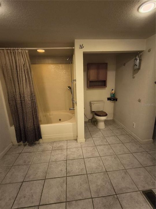For Sale: $204,900 (2 beds, 2 baths, 986 Square Feet)
