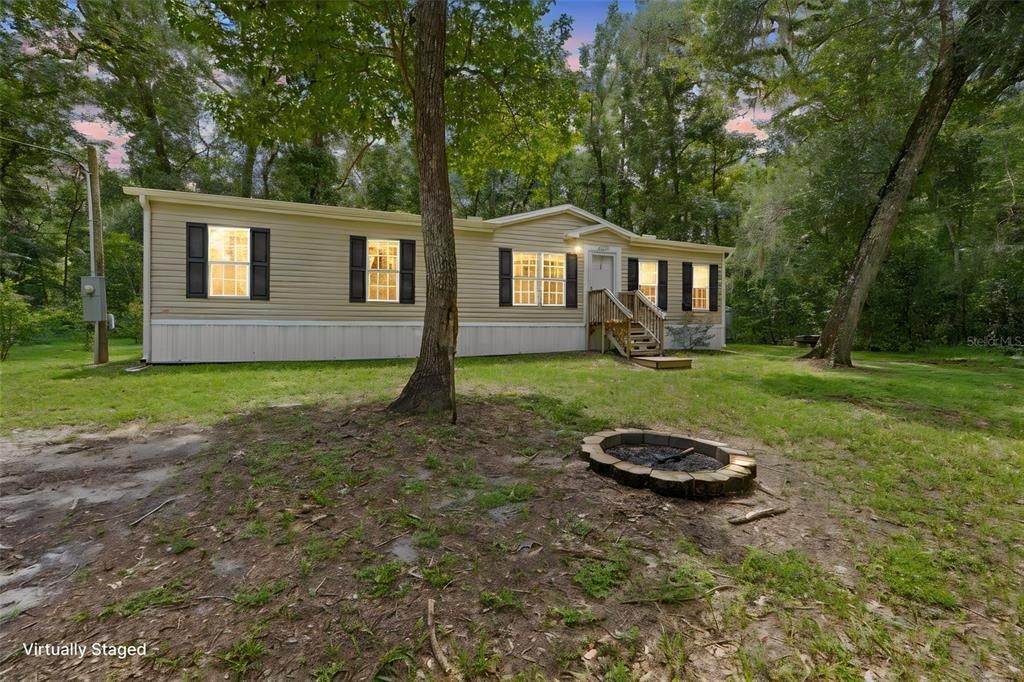 На продажу: $289,900 (4 спален, 2 ванн, 1560 Квадратных фут)
